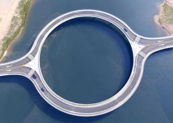 Circular Bridge 