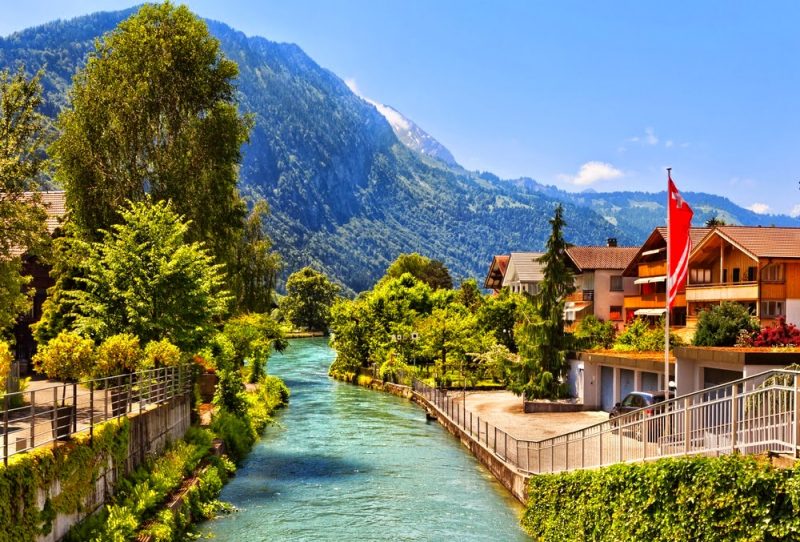 مدينة إنترلاكن Interlaken