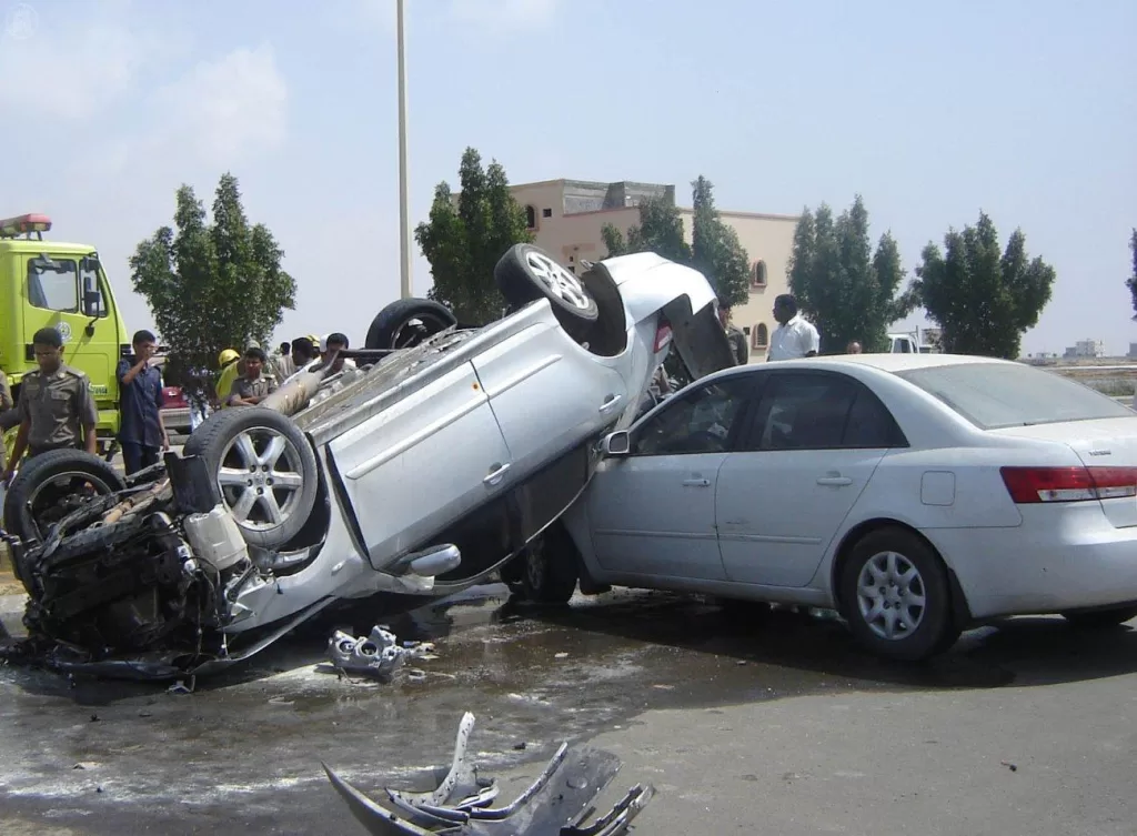 رؤية حادث سيارة لشخص آخر في المنام